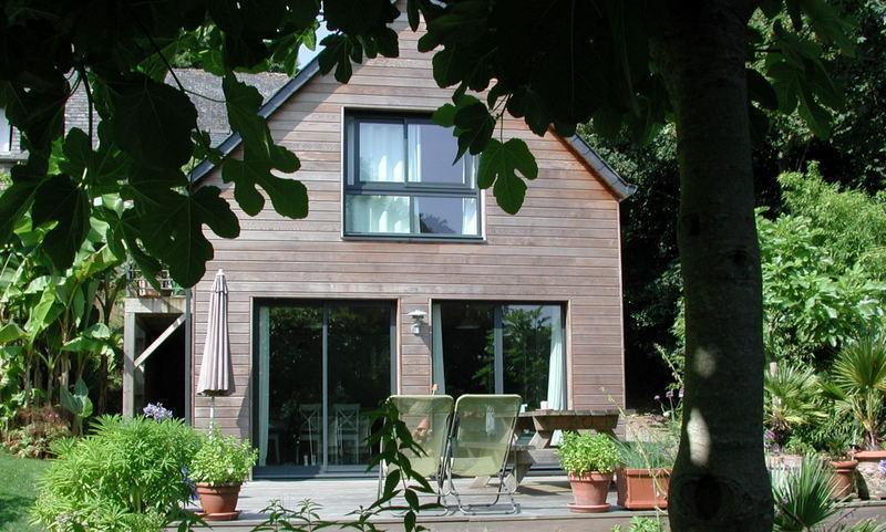 Un Jardin En Pente Douce Villa Locquenole Ruang foto